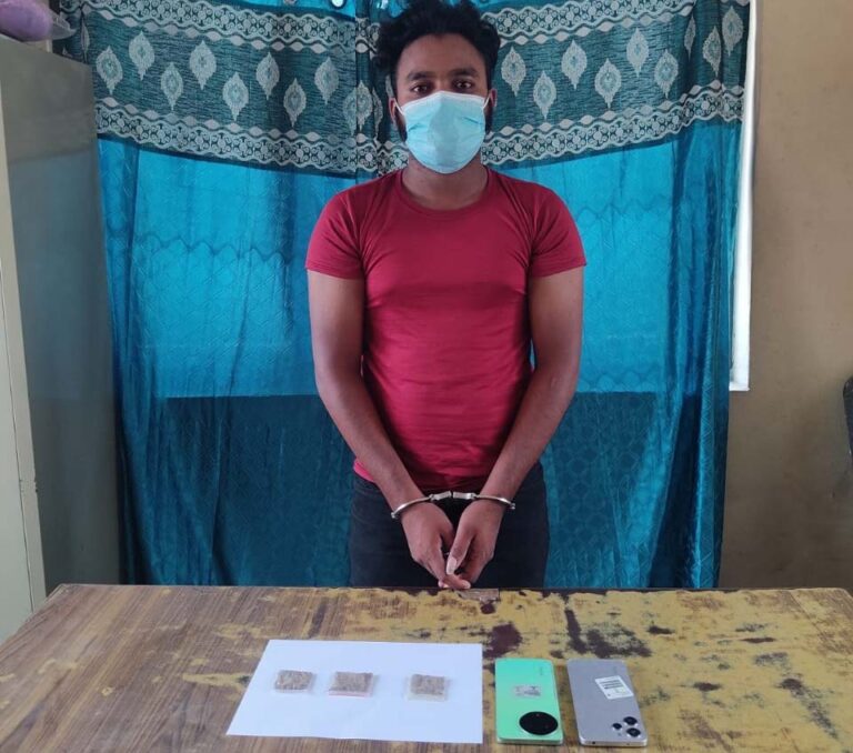 हेरोइनसहित मुस्तुफा पक्राउ